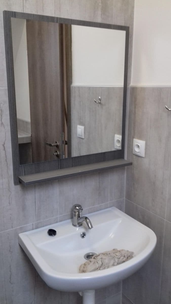 Prenájom bytu 2-izbový 47 m², Sdružení, Praha, Praha Prenájom bytu 2-izbový 47 m², Sdružení, Praha, Praha