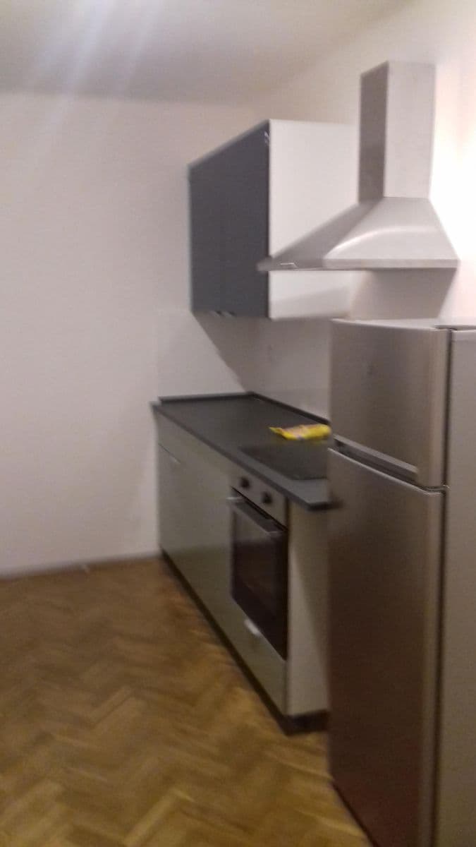 Prenájom bytu 2-izbový 47 m², Sdružení, Praha, Praha Prenájom bytu 2-izbový 47 m², Sdružení, Praha, Praha