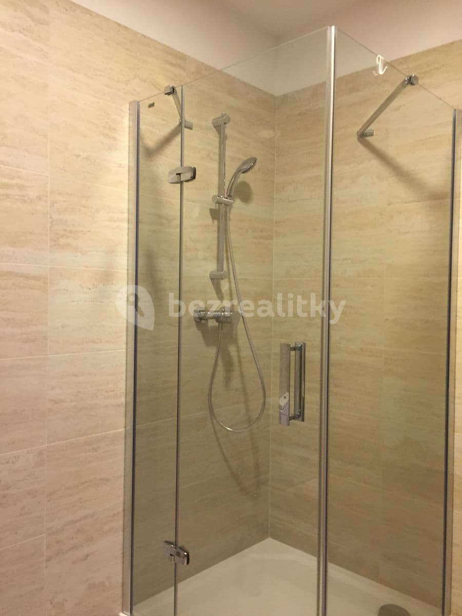 Prenájom bytu 2-izbový 43 m², Pod dvorem, Praha, Praha Prenájom bytu 2-izbový 43 m², Pod dvorem, Praha, Praha