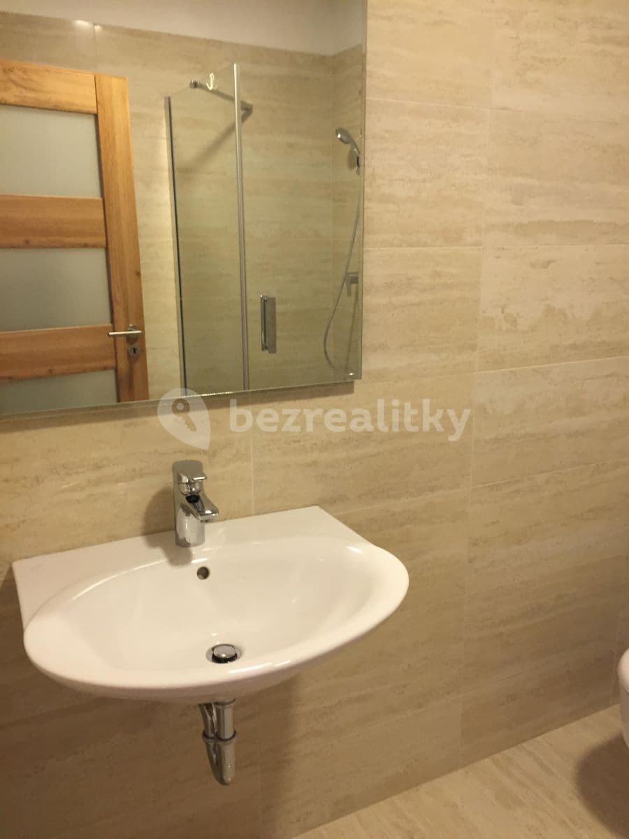 Prenájom bytu 2-izbový 43 m², Pod dvorem, Praha, Praha Prenájom bytu 2-izbový 43 m², Pod dvorem, Praha, Praha