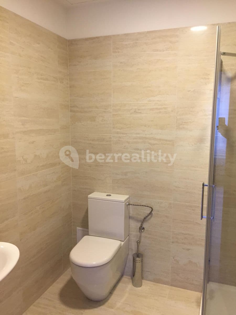 Prenájom bytu 2-izbový 43 m², Pod dvorem, Praha, Praha Prenájom bytu 2-izbový 43 m², Pod dvorem, Praha, Praha
