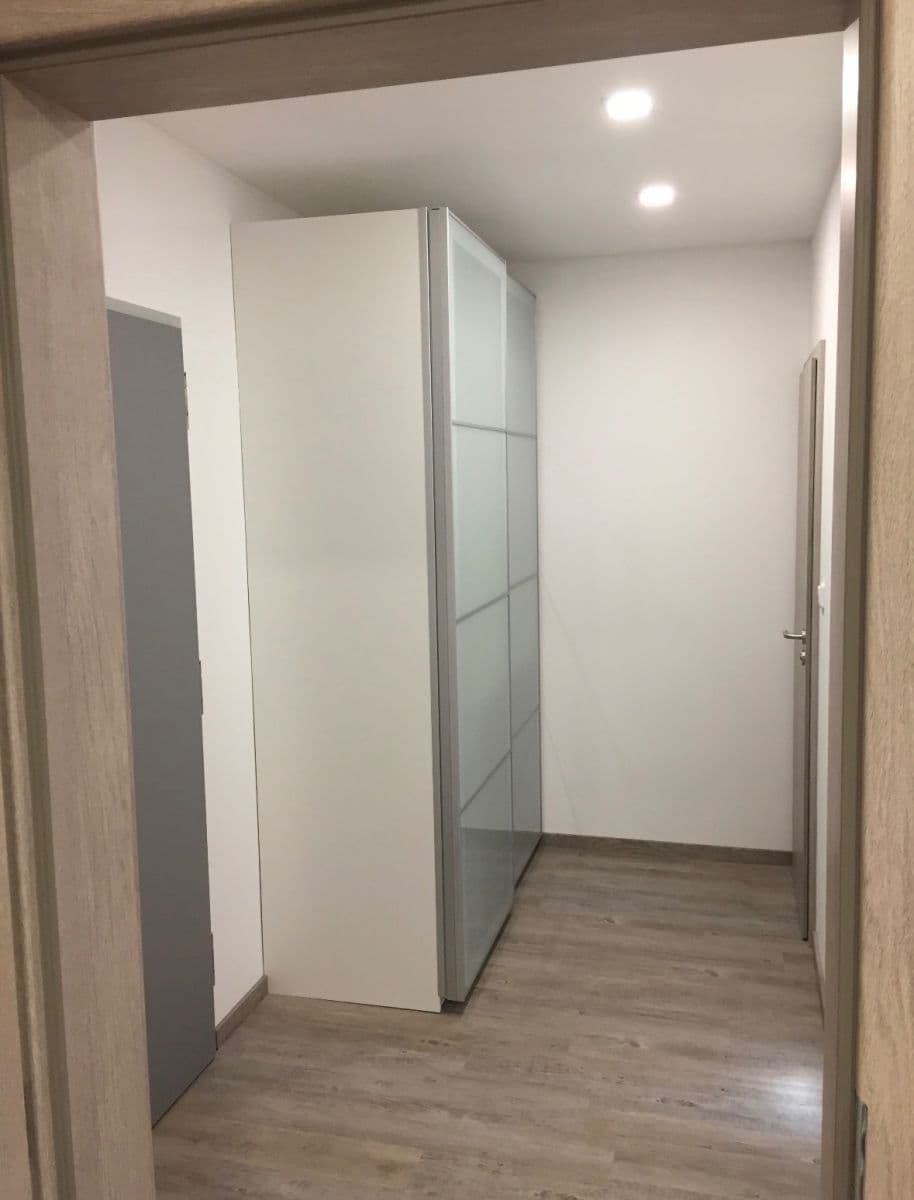 Prenájom bytu 2-izbový 48 m², Komenského náměstí, Říčany, Středočeský kraj Prenájom bytu 2-izbový 48 m², Komenského náměstí, Říčany, Středočeský kraj