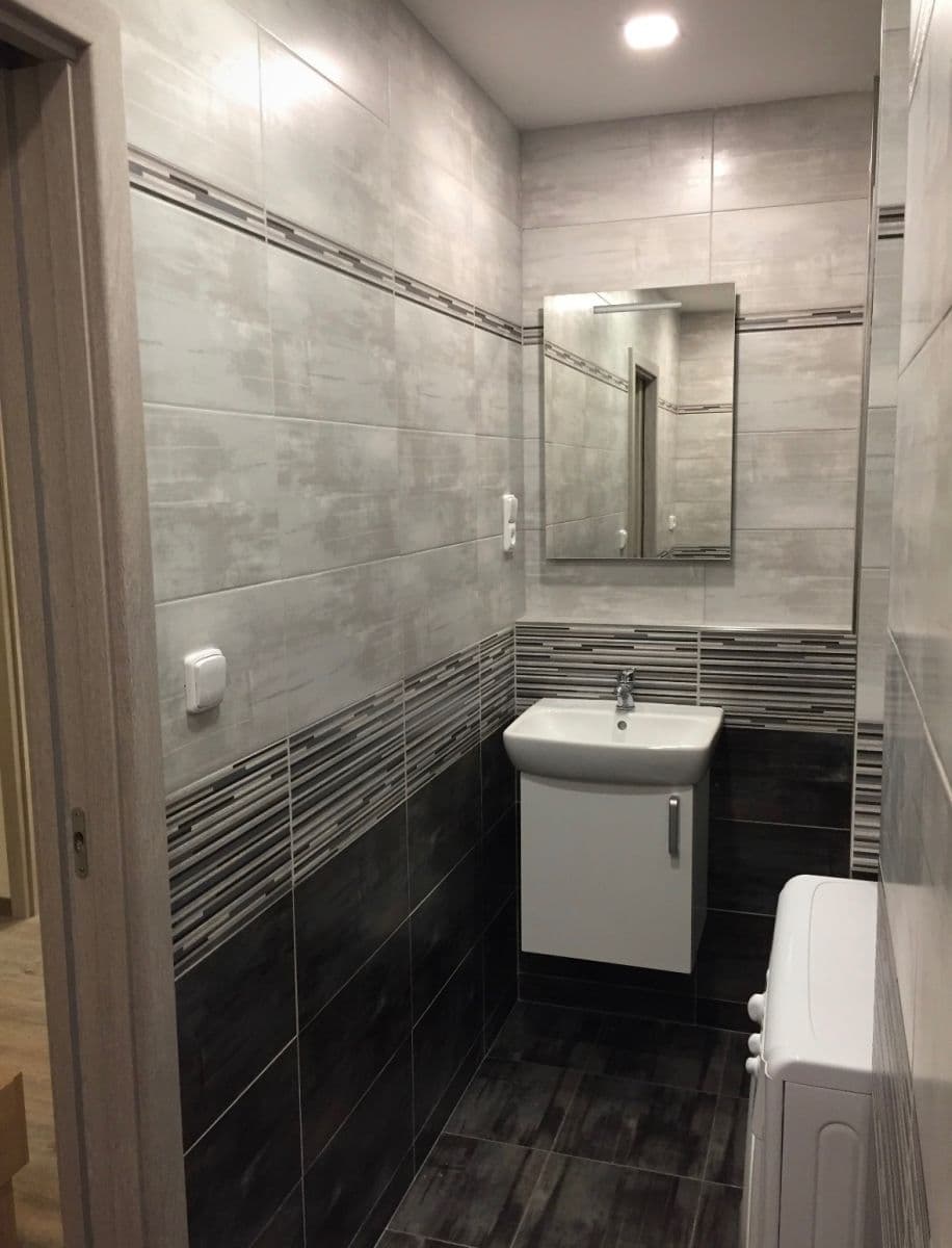 Prenájom bytu 2-izbový 48 m², Komenského náměstí, Říčany, Středočeský kraj Prenájom bytu 2-izbový 48 m², Komenského náměstí, Říčany, Středočeský kraj