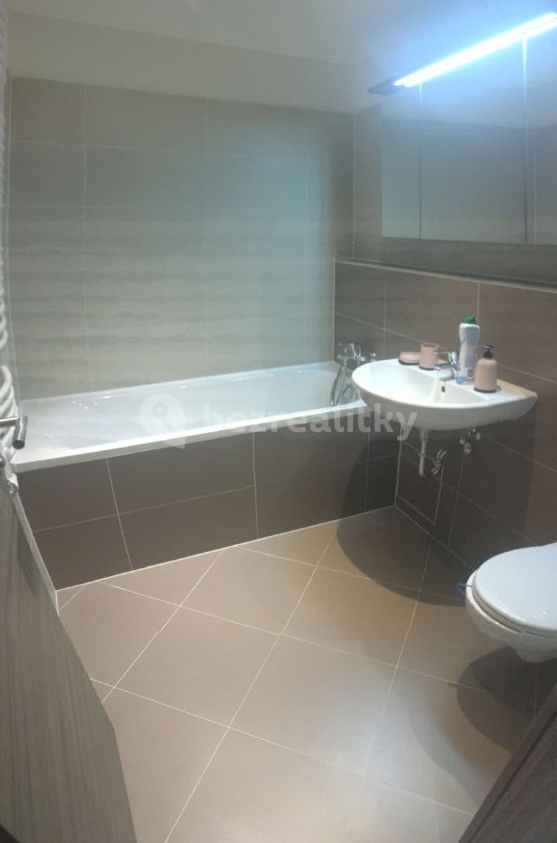 Prenájom bytu 2-izbový 51 m², Hlučkova, Praha, Praha Prenájom bytu 2-izbový 51 m², Hlučkova, Praha, Praha