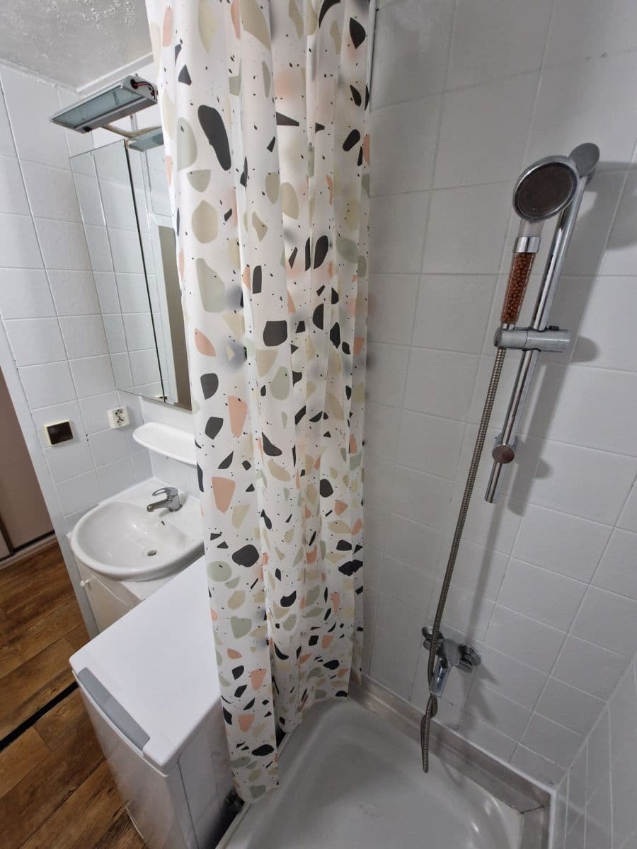 Prenájom bytu 2-izbový 45 m², Vašátkova, Praha, Praha Prenájom bytu 2-izbový 45 m², Vašátkova, Praha, Praha