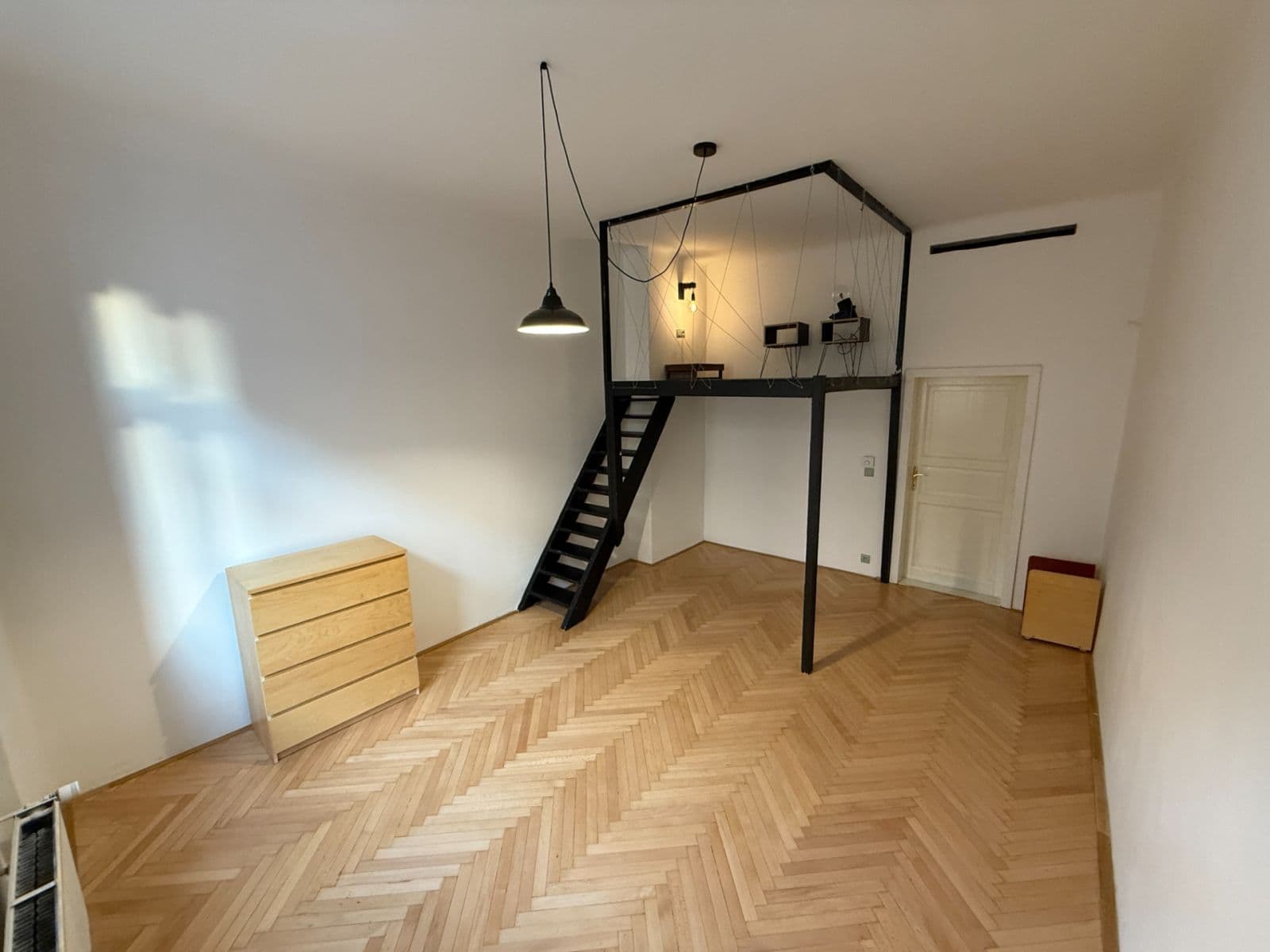Prenájom bytu 2-izbový 84 m², Jaselská, Praha, Praha Prenájom bytu 2-izbový 84 m², Jaselská, Praha, Praha