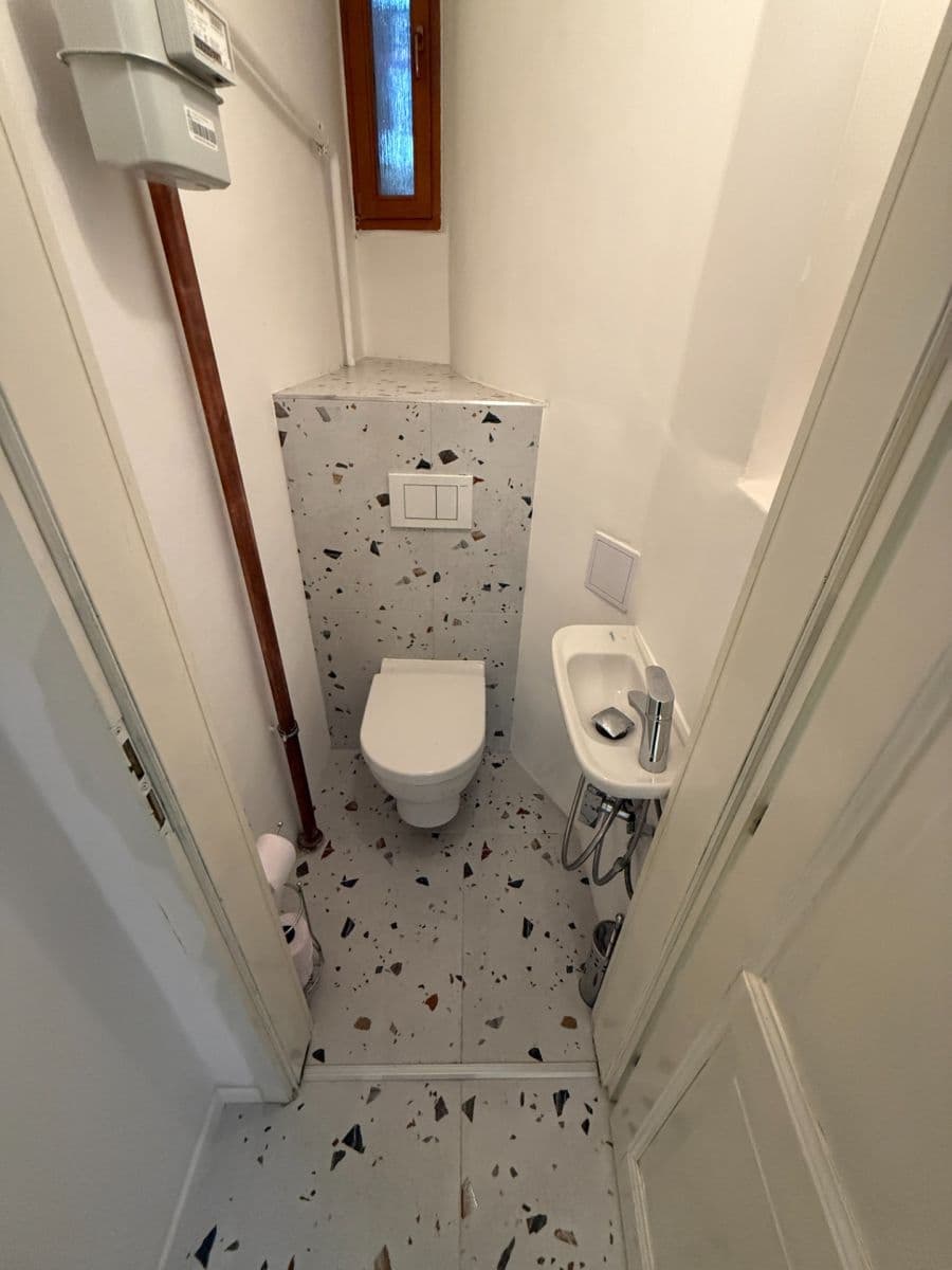 Prenájom bytu 2-izbový 84 m², Jaselská, Praha, Praha Prenájom bytu 2-izbový 84 m², Jaselská, Praha, Praha