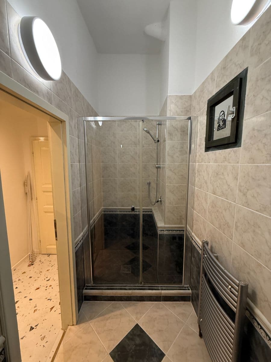 Prenájom bytu 2-izbový 84 m², Jaselská, Praha, Praha Prenájom bytu 2-izbový 84 m², Jaselská, Praha, Praha