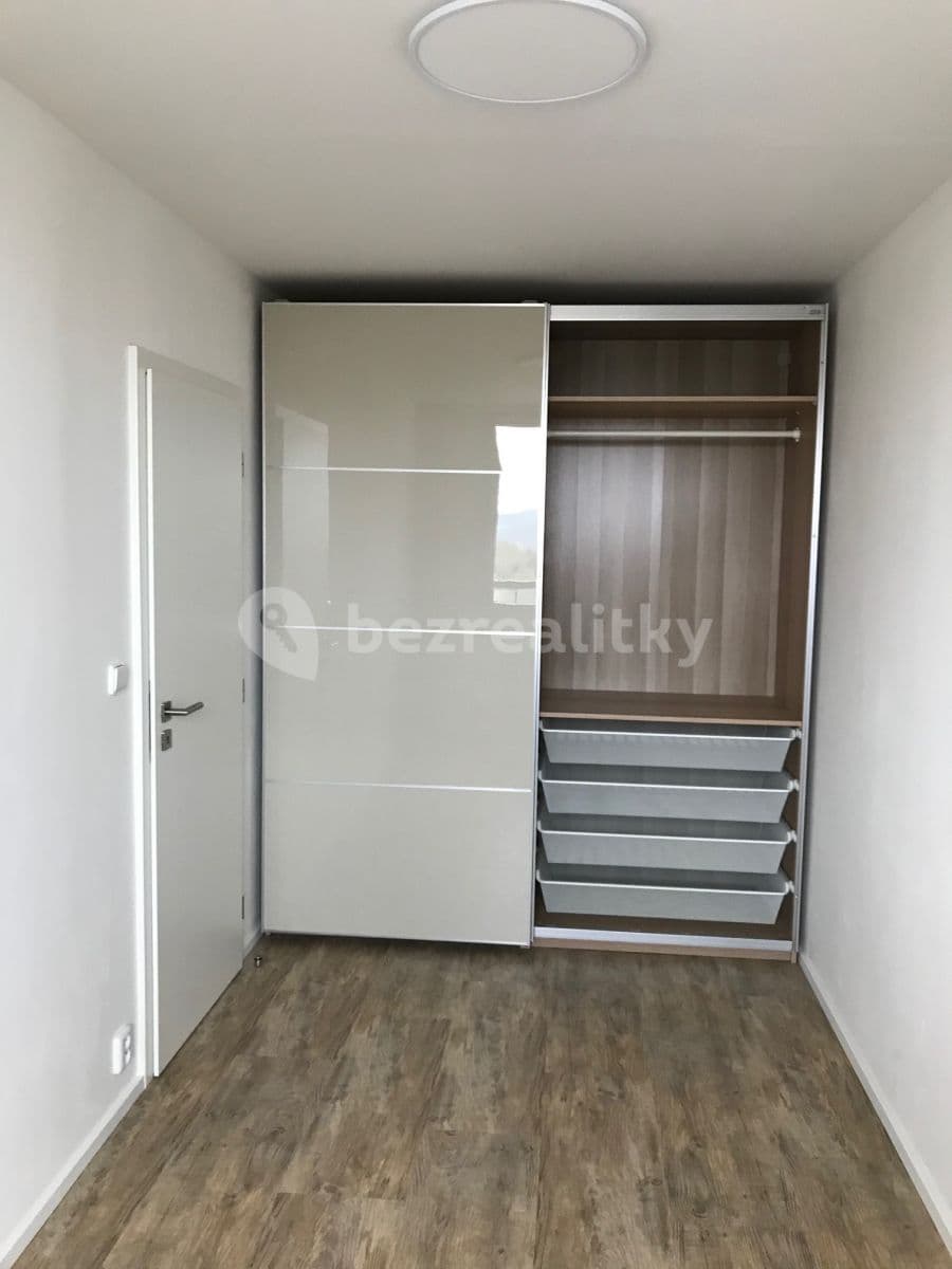 Prenájom bytu 3-izbový 60 m², Sulická, Praha, Praha Prenájom bytu 3-izbový 60 m², Sulická, Praha, Praha