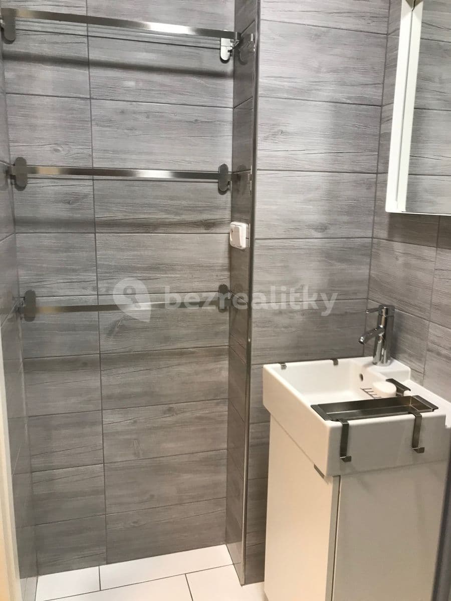 Prenájom bytu 3-izbový 60 m², Sulická, Praha, Praha Prenájom bytu 3-izbový 60 m², Sulická, Praha, Praha