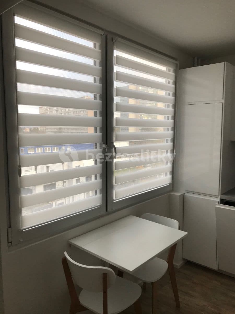 Prenájom bytu 3-izbový 60 m², Sulická, Praha, Praha Prenájom bytu 3-izbový 60 m², Sulická, Praha, Praha