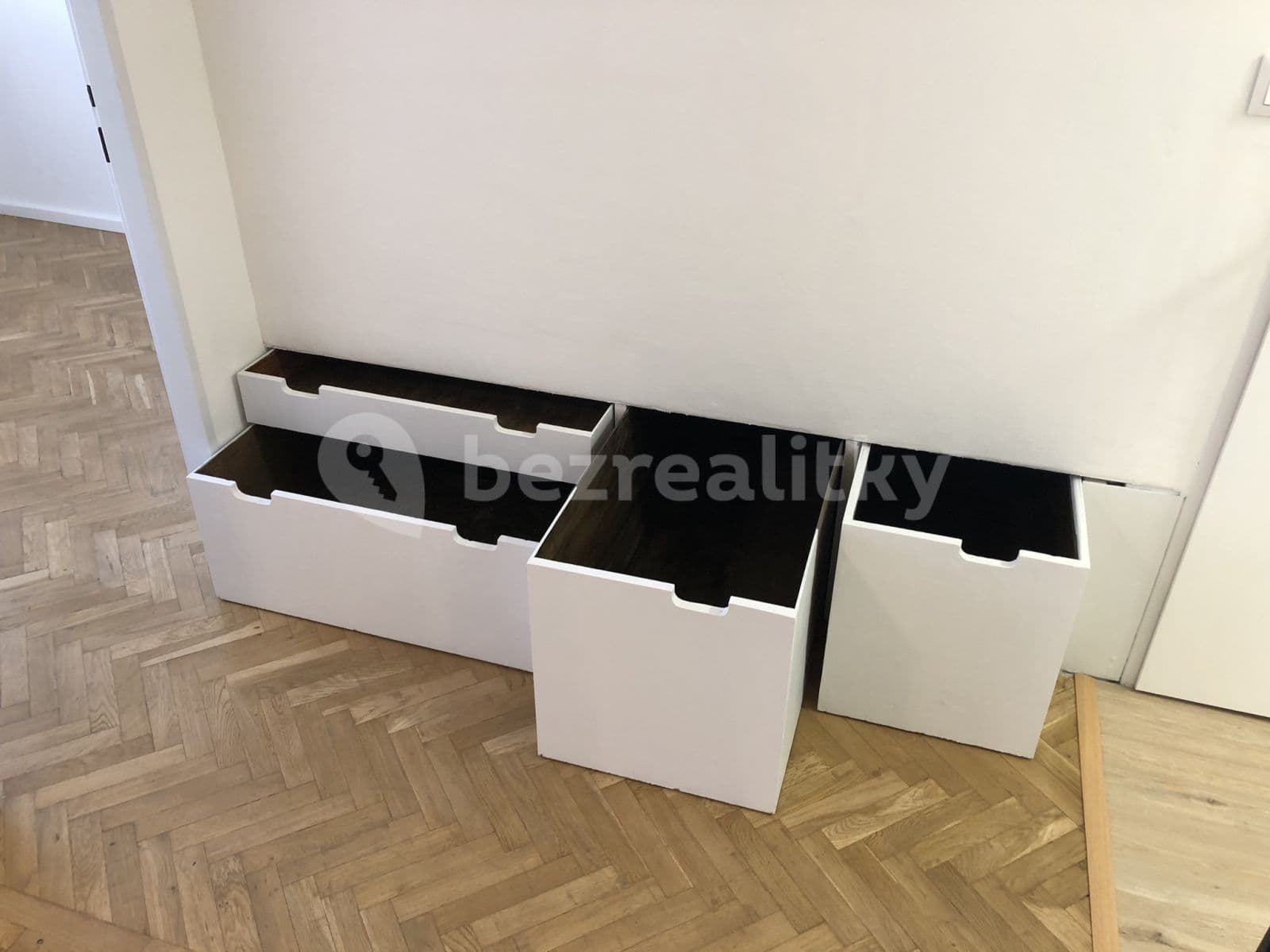 Prenájom bytu 2-izbový 42 m², Svojetická, Praha, Praha Prenájom bytu 2-izbový 42 m², Svojetická, Praha, Praha