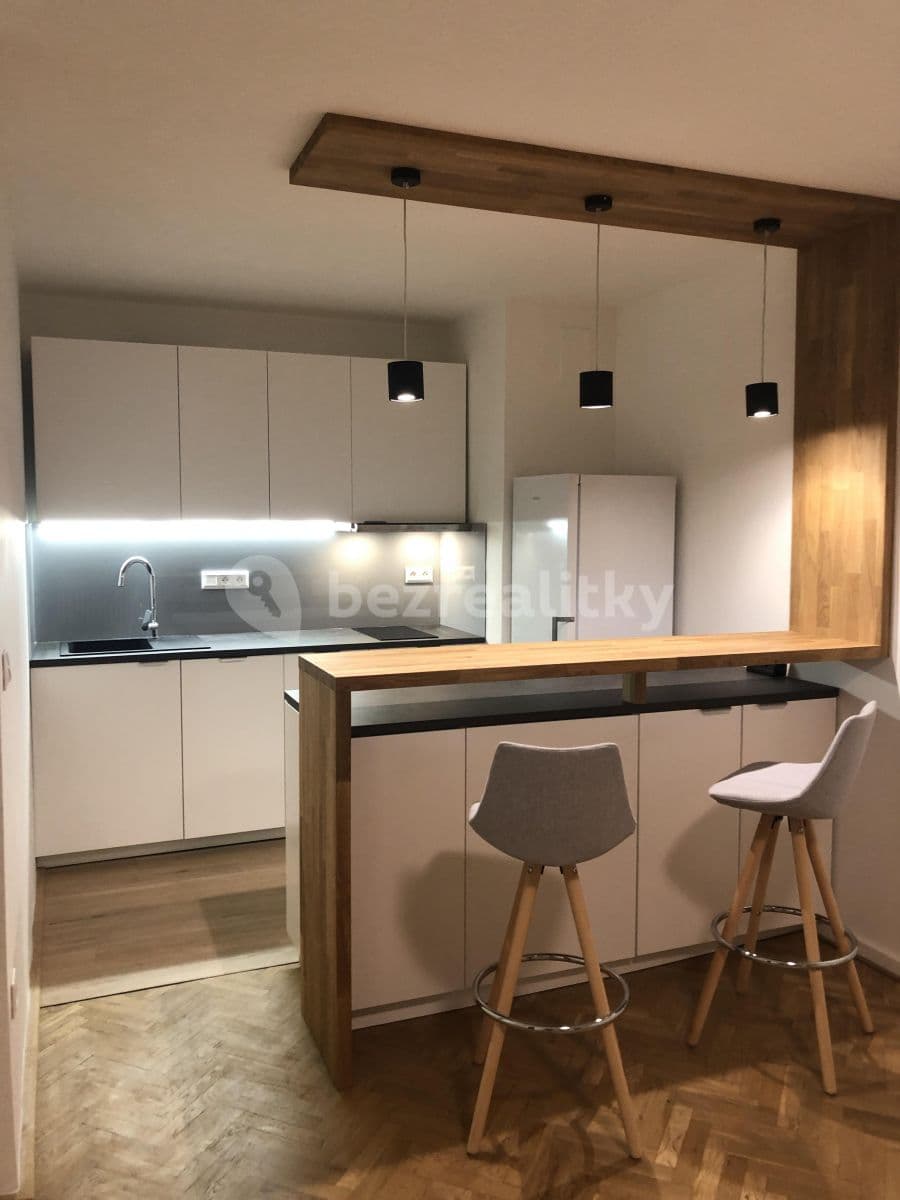 Prenájom bytu 2-izbový 42 m², Svojetická, Praha, Praha Prenájom bytu 2-izbový 42 m², Svojetická, Praha, Praha