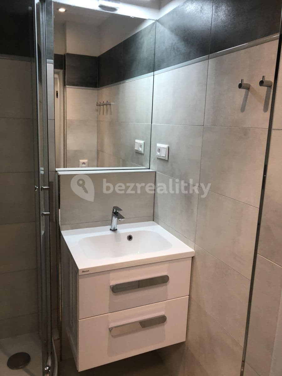 Prenájom bytu 2-izbový 42 m², Svojetická, Praha, Praha Prenájom bytu 2-izbový 42 m², Svojetická, Praha, Praha