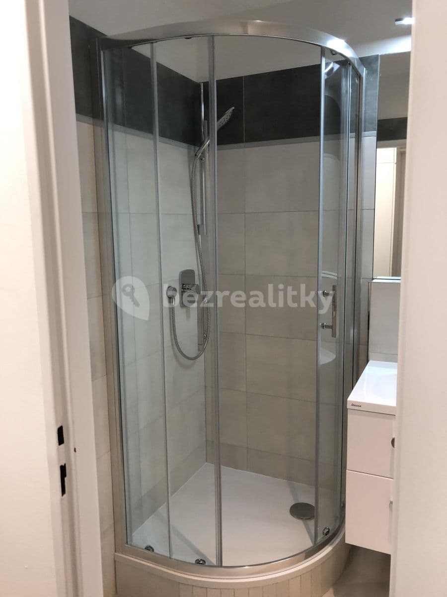 Prenájom bytu 2-izbový 42 m², Svojetická, Praha, Praha Prenájom bytu 2-izbový 42 m², Svojetická, Praha, Praha