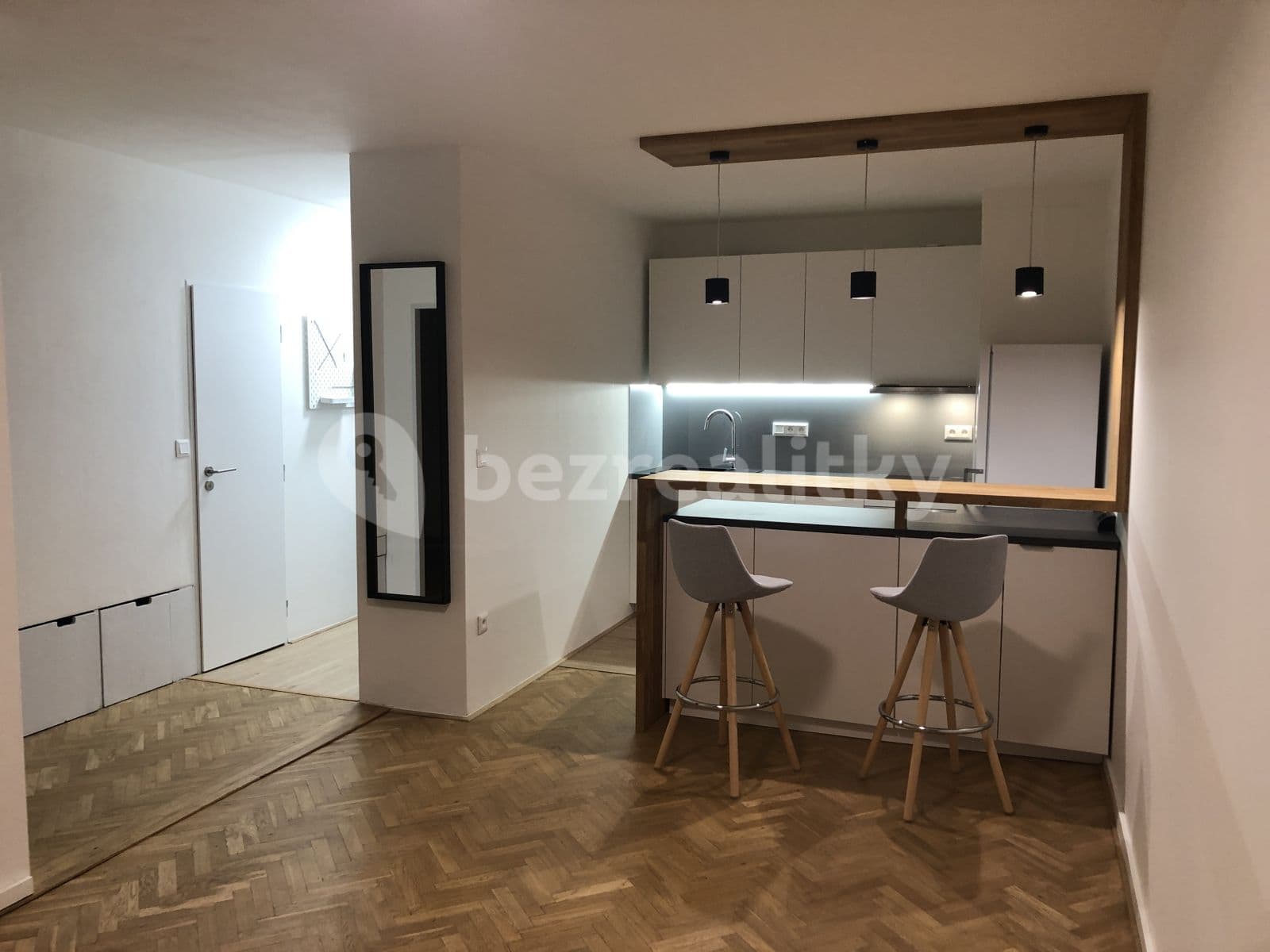 Prenájom bytu 2-izbový 42 m², Svojetická, Praha, Praha Prenájom bytu 2-izbový 42 m², Svojetická, Praha, Praha