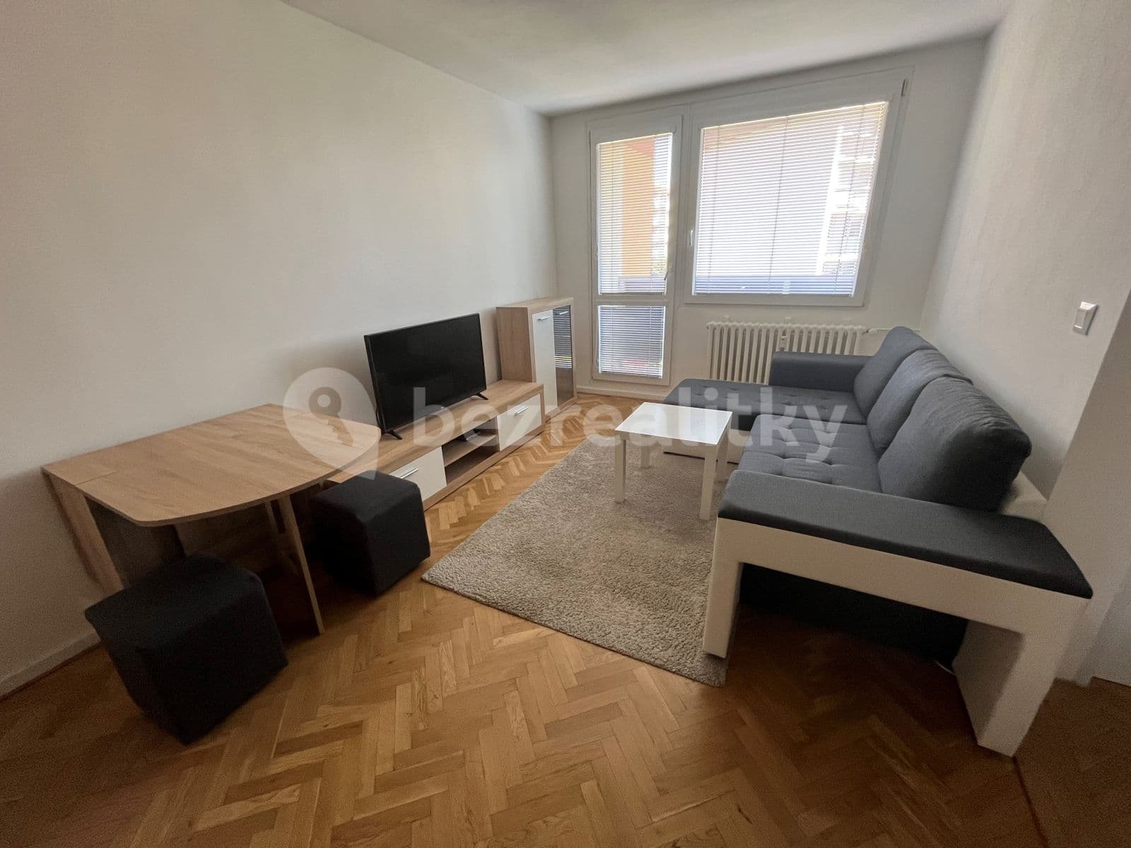 Prenájom bytu 2-izbový 42 m², Svojetická, Praha, Praha Prenájom bytu 2-izbový 42 m², Svojetická, Praha, Praha