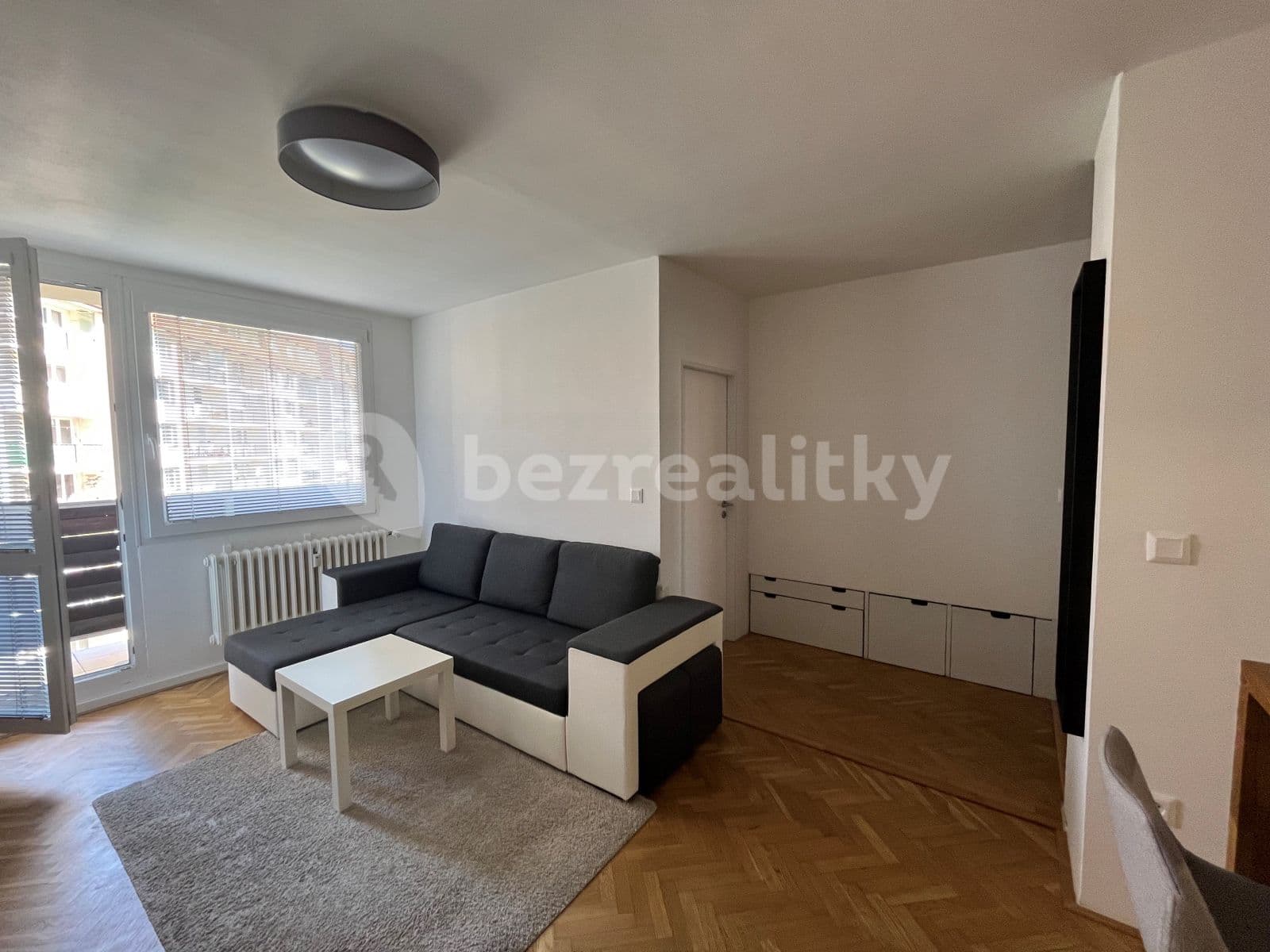 Prenájom bytu 2-izbový 42 m², Svojetická, Praha, Praha Prenájom bytu 2-izbový 42 m², Svojetická, Praha, Praha