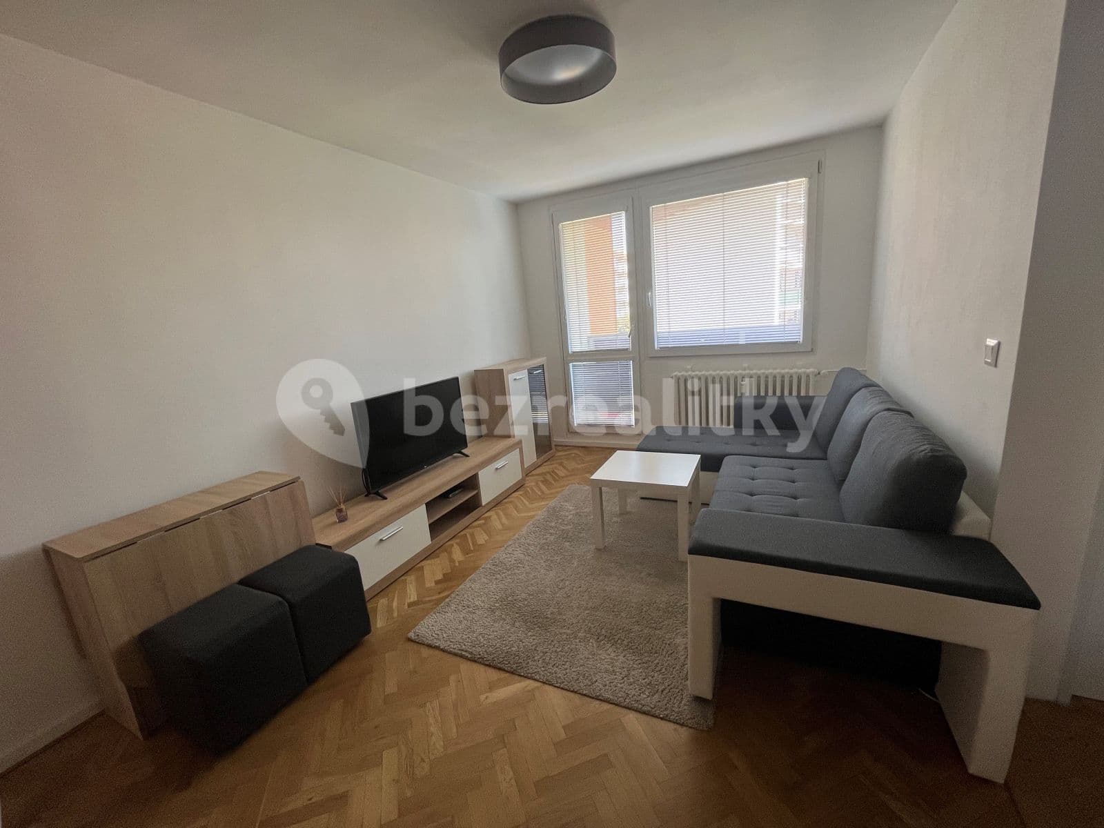 Prenájom bytu 2-izbový 42 m², Svojetická, Praha, Praha Prenájom bytu 2-izbový 42 m², Svojetická, Praha, Praha