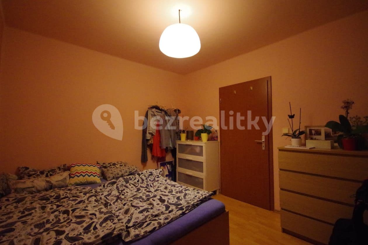 Prenájom bytu 2-izbový 37 m², Veverkova, Hradec Králové, Královéhradecký kraj