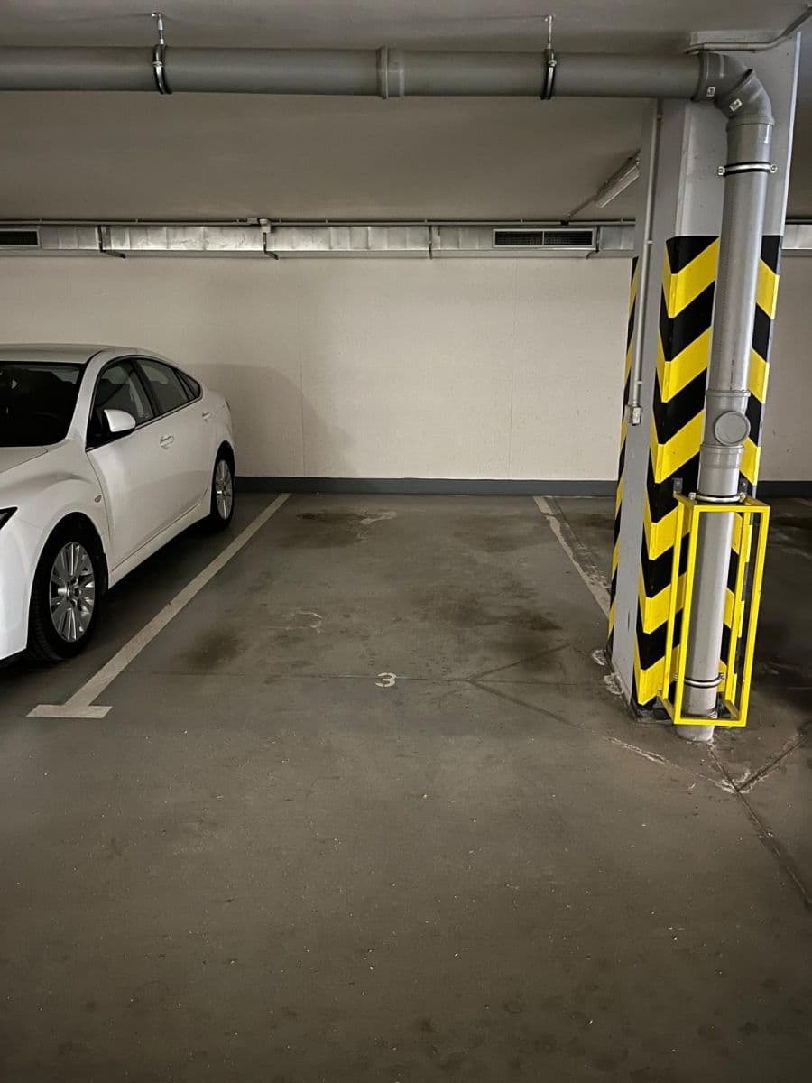 Prenájom garáže 14 m², Říčanská, Brno, Jihomoravský kraj Prenájom garáže 14 m², Říčanská, Brno, Jihomoravský kraj