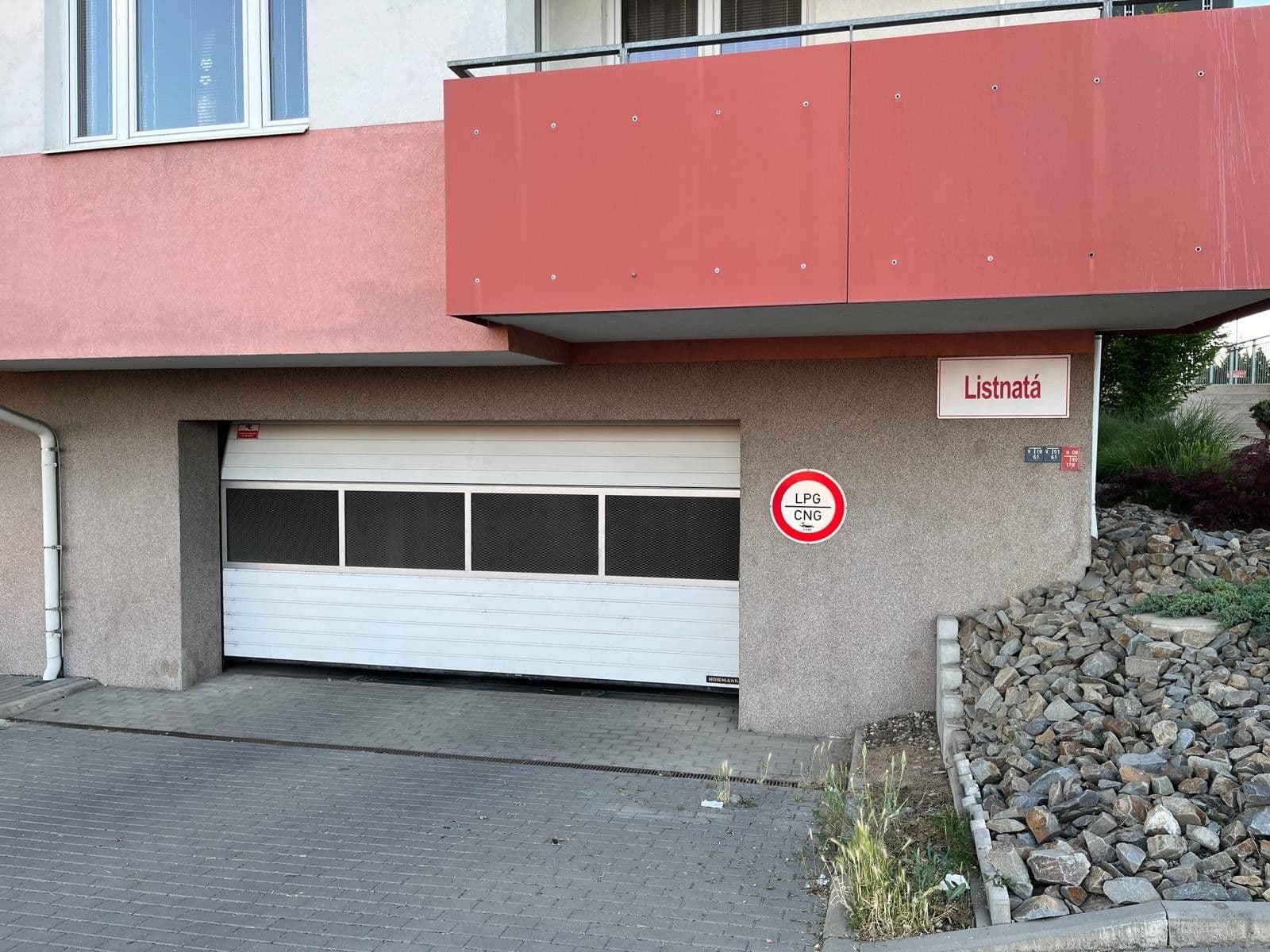Prenájom garáže 14 m², Říčanská, Brno, Jihomoravský kraj Prenájom garáže 14 m², Říčanská, Brno, Jihomoravský kraj