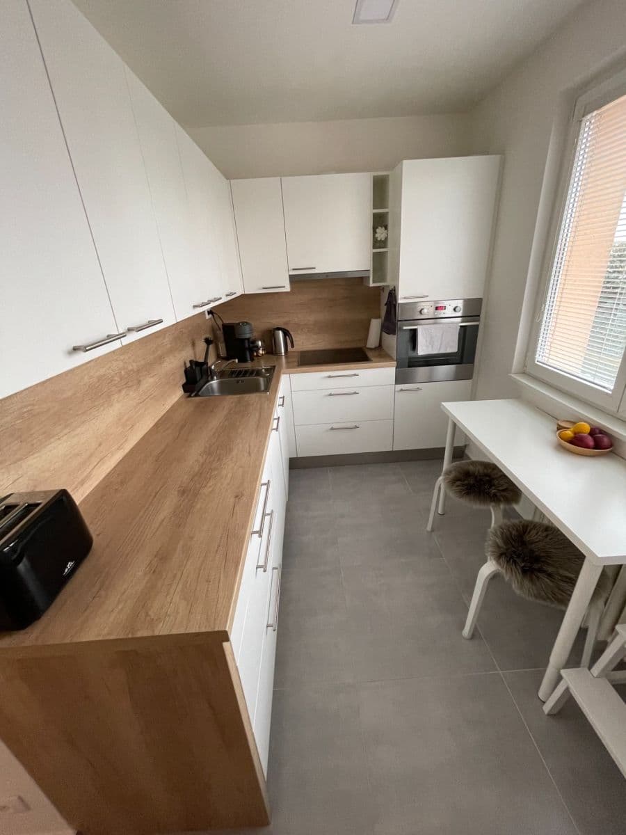 Prenájom bytu 2-izbový 54 m², Hvozdíková, Praha, Praha Prenájom bytu 2-izbový 54 m², Hvozdíková, Praha, Praha