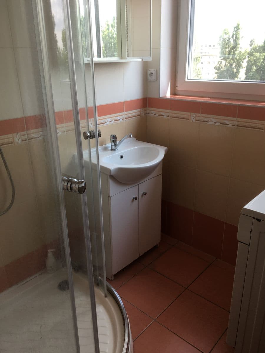Prenájom bytu Garsoniéra 20 m², Buštěhradská, Praha, Praha Prenájom bytu Garsoniéra 20 m², Buštěhradská, Praha, Praha