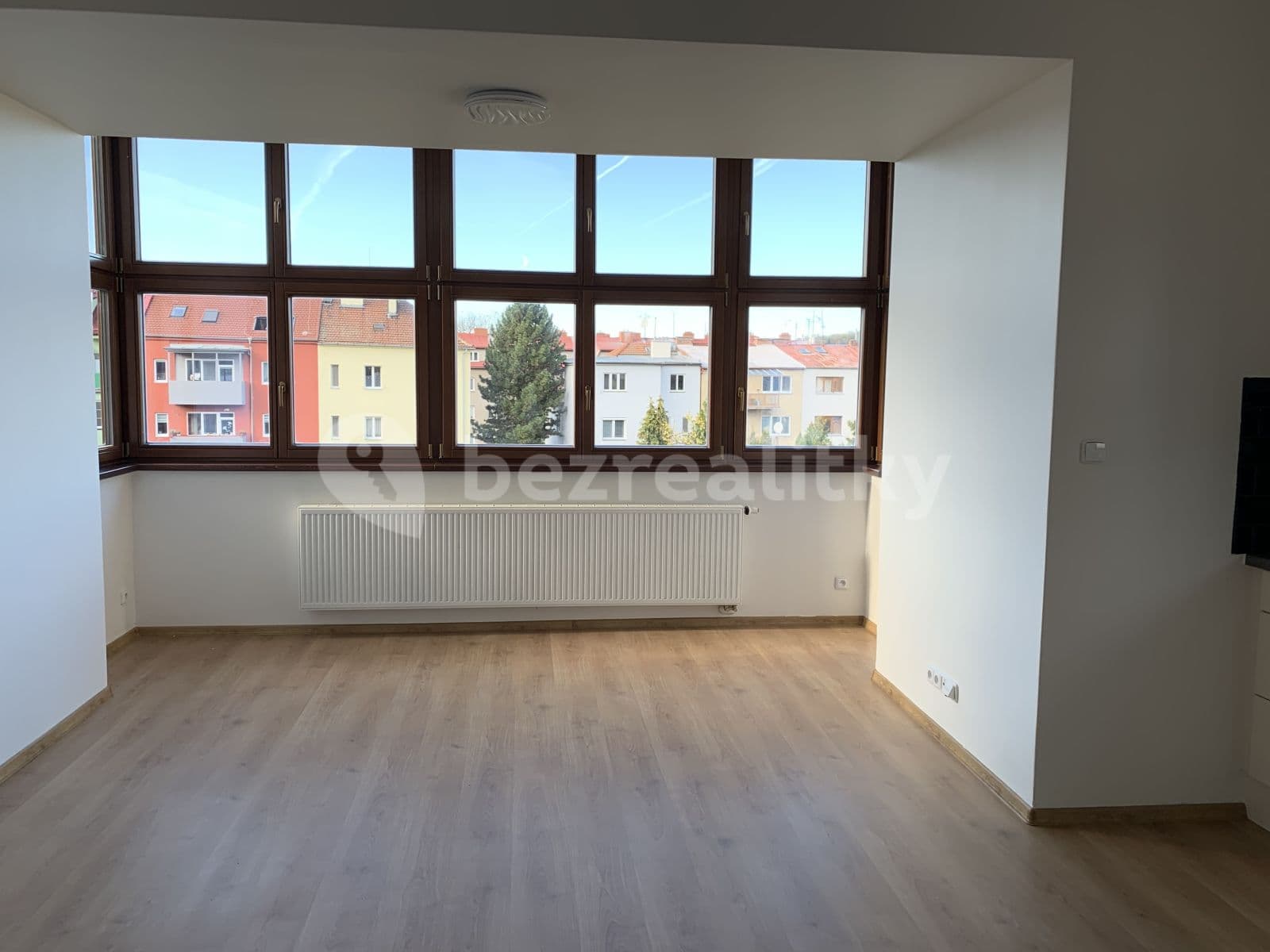 Prenájom bytu 4-izbový 126 m², Šmejkalova, Brno, Jihomoravský kraj Prenájom bytu 4-izbový 126 m², Šmejkalova, Brno, Jihomoravský kraj