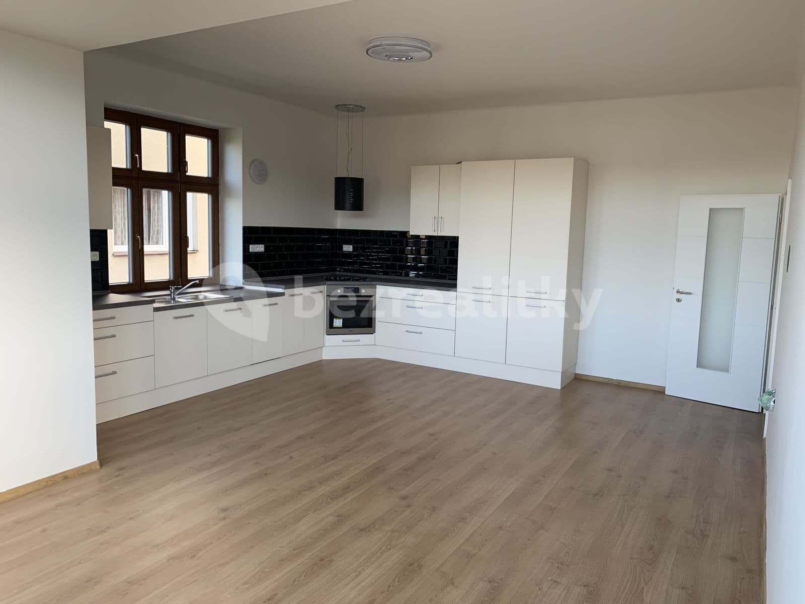 Prenájom bytu 4-izbový 126 m², Šmejkalova, Brno, Jihomoravský kraj Prenájom bytu 4-izbový 126 m², Šmejkalova, Brno, Jihomoravský kraj