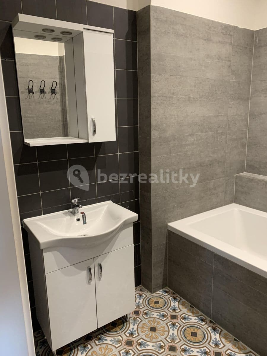 Prenájom bytu 4-izbový 126 m², Šmejkalova, Brno, Jihomoravský kraj Prenájom bytu 4-izbový 126 m², Šmejkalova, Brno, Jihomoravský kraj