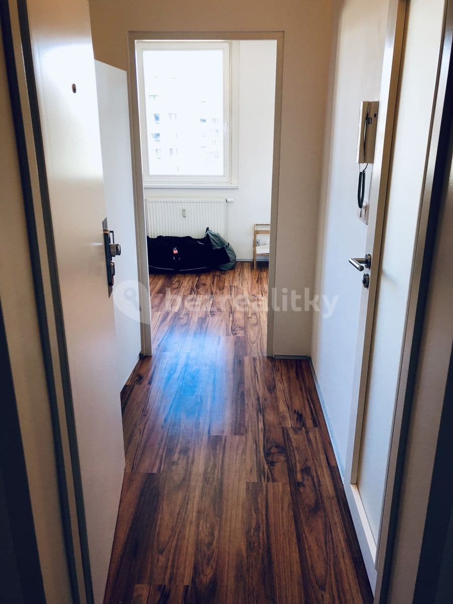 Prenájom bytu 1-izbový 28 m², Molákova, Praha, Praha Prenájom bytu 1-izbový 28 m², Molákova, Praha, Praha