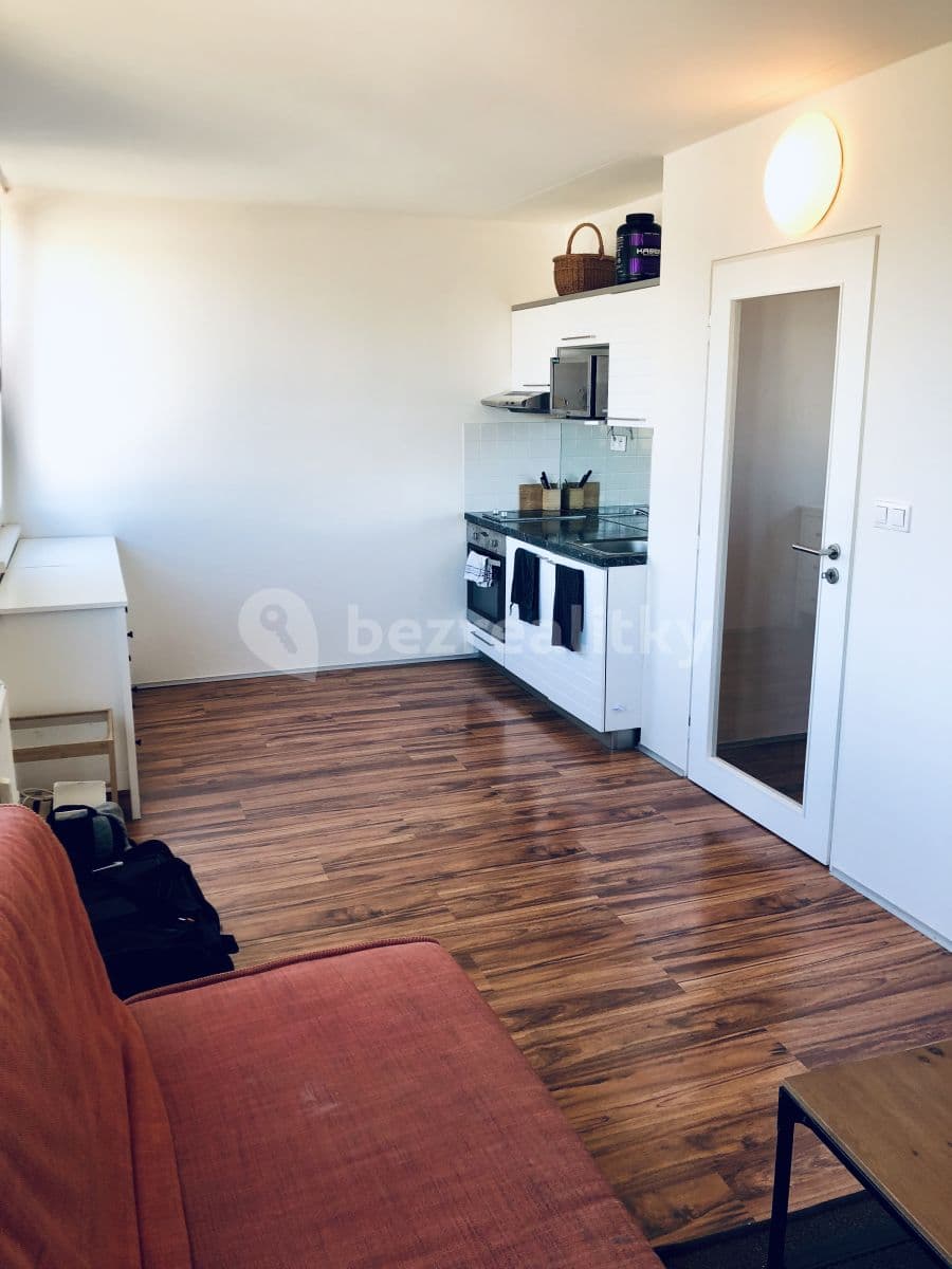 Prenájom bytu 1-izbový 28 m², Molákova, Praha, Praha Prenájom bytu 1-izbový 28 m², Molákova, Praha, Praha