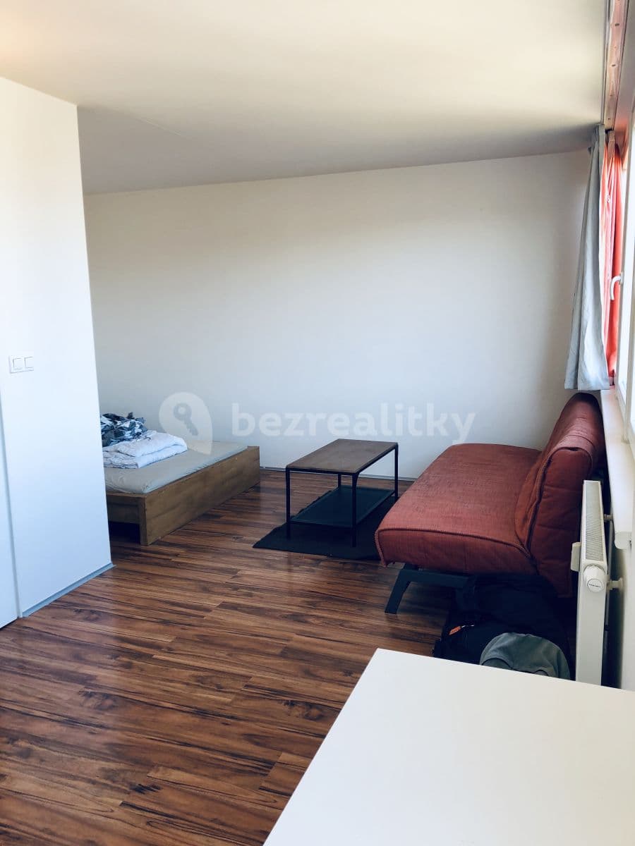 Prenájom bytu 1-izbový 28 m², Molákova, Praha, Praha Prenájom bytu 1-izbový 28 m², Molákova, Praha, Praha