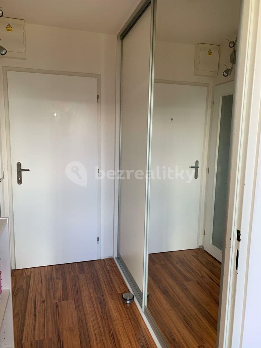 Prenájom bytu 1-izbový 28 m², Molákova, Praha, Praha Prenájom bytu 1-izbový 28 m², Molákova, Praha, Praha