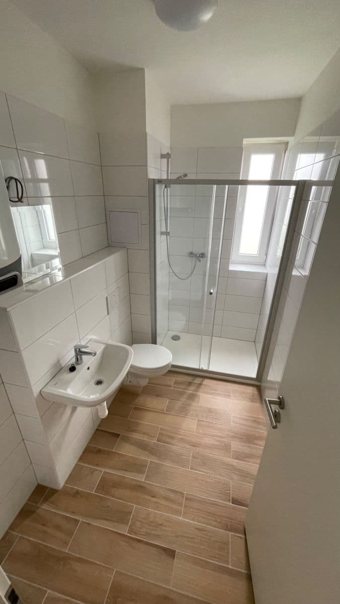 Prenájom bytu 2-izbový 44 m², Krátká, Doksy, Středočeský kraj Prenájom bytu 2-izbový 44 m², Krátká, Doksy, Středočeský kraj