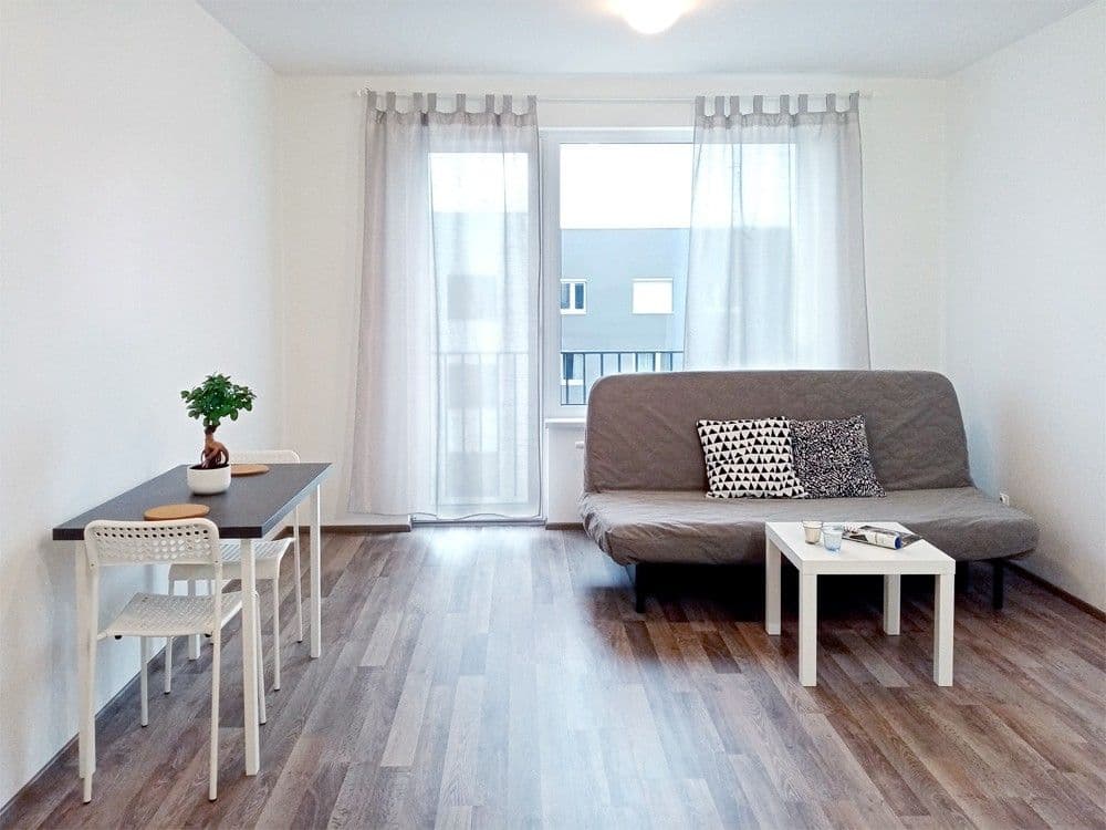 Prenájom bytu 1-izbový 34 m², Moravcových, Praha, Praha Prenájom bytu 1-izbový 34 m², Moravcových, Praha, Praha