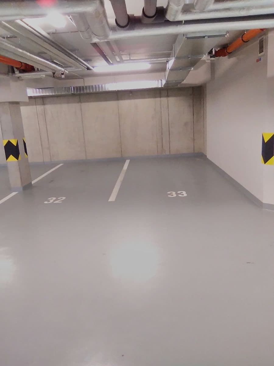 Prenájom garáže 15 m², Praha, Praha Prenájom garáže 15 m², Praha, Praha