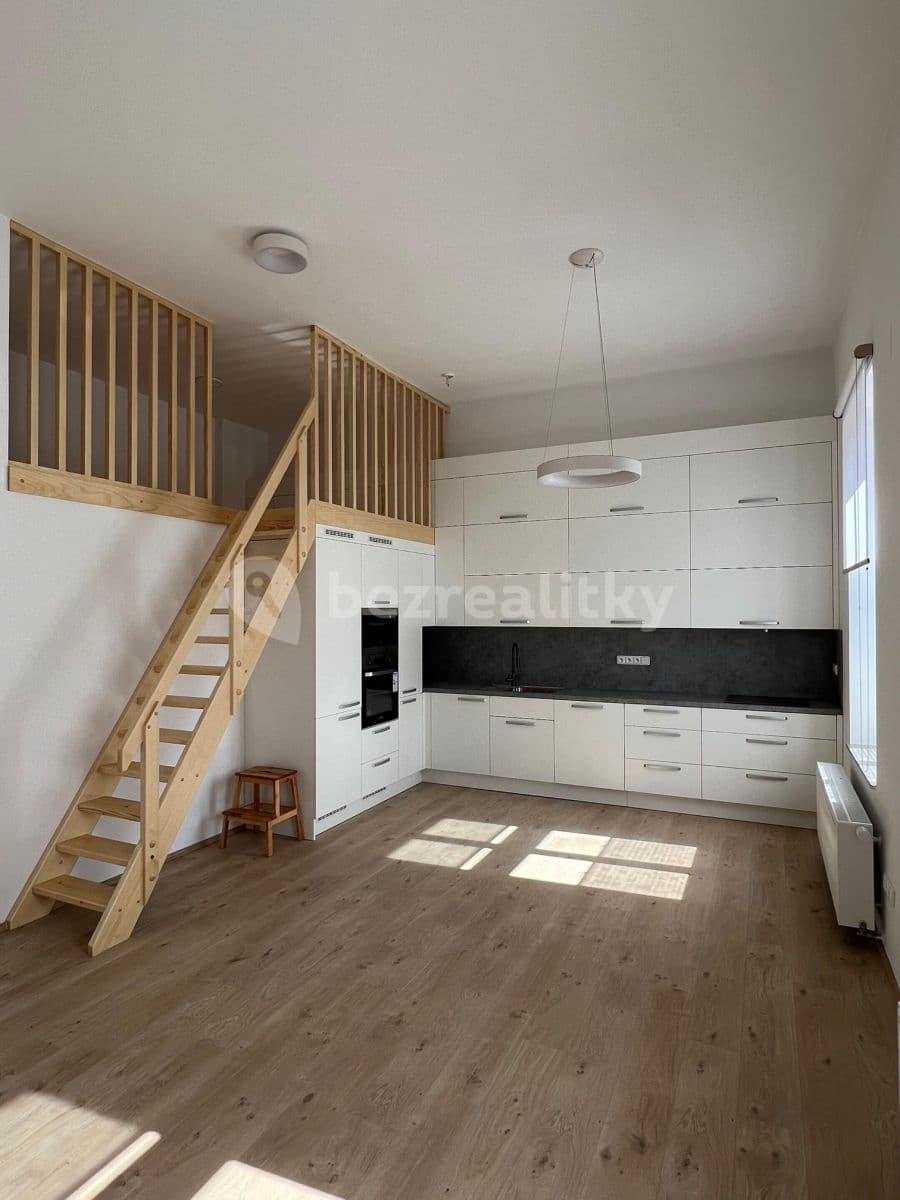 Prenájom bytu 2-izbový 67 m², Hálkova, Humpolec, Kraj Vysočina Prenájom bytu 2-izbový 67 m², Hálkova, Humpolec, Kraj Vysočina