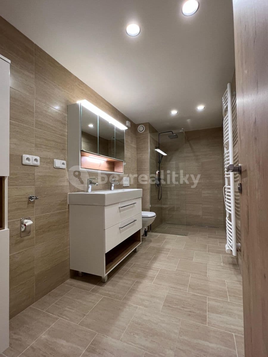 Prenájom bytu 2-izbový 67 m², Hálkova, Humpolec, Kraj Vysočina Prenájom bytu 2-izbový 67 m², Hálkova, Humpolec, Kraj Vysočina