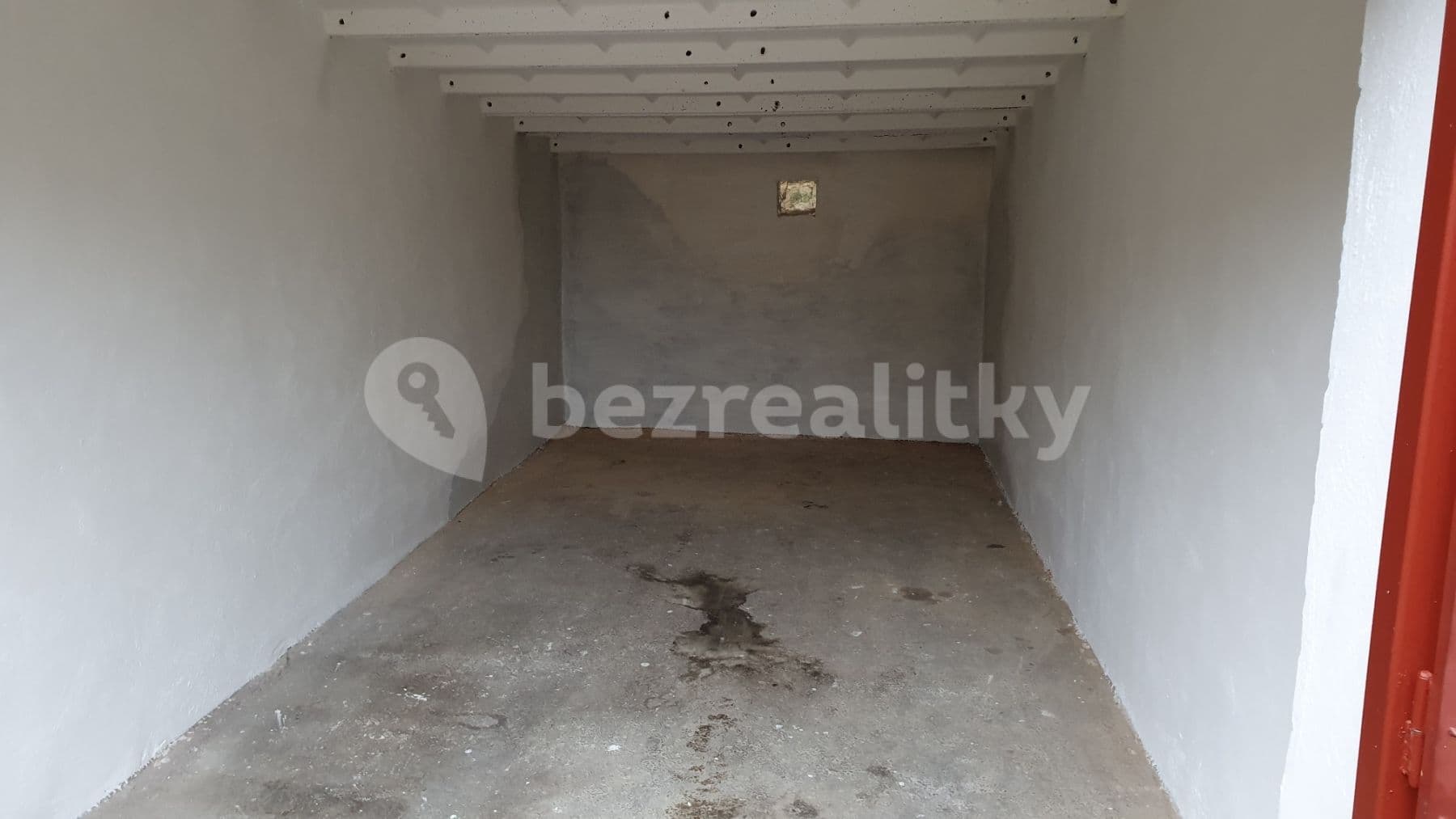 Prenájom garáže 18 m², Pod Petřinami, Praha, Praha Prenájom garáže 18 m², Pod Petřinami, Praha, Praha