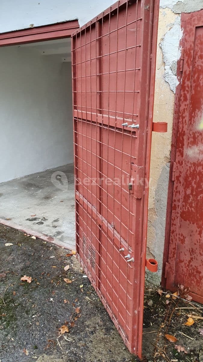 Prenájom garáže 18 m², Pod Petřinami, Praha, Praha Prenájom garáže 18 m², Pod Petřinami, Praha, Praha