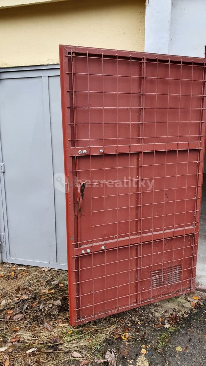 Prenájom garáže 18 m², Pod Petřinami, Praha, Praha Prenájom garáže 18 m², Pod Petřinami, Praha, Praha