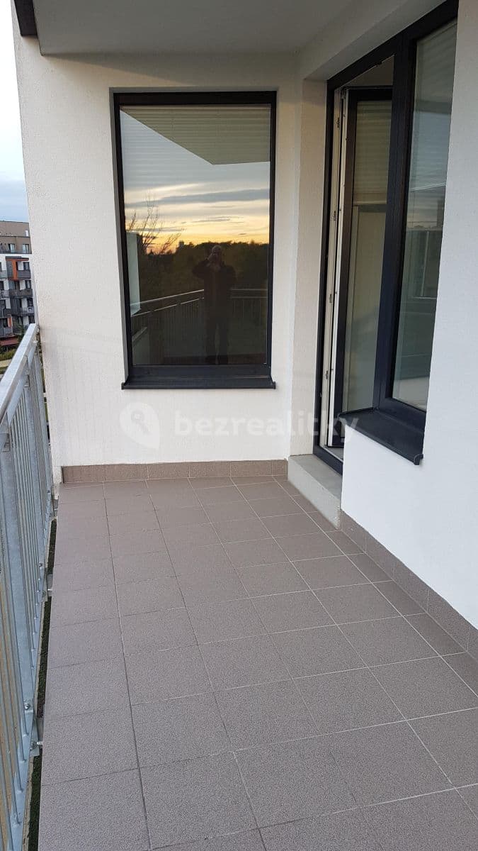 Prenájom bytu 2-izbový 64 m², Makedonská, Praha, Praha Prenájom bytu 2-izbový 64 m², Makedonská, Praha, Praha