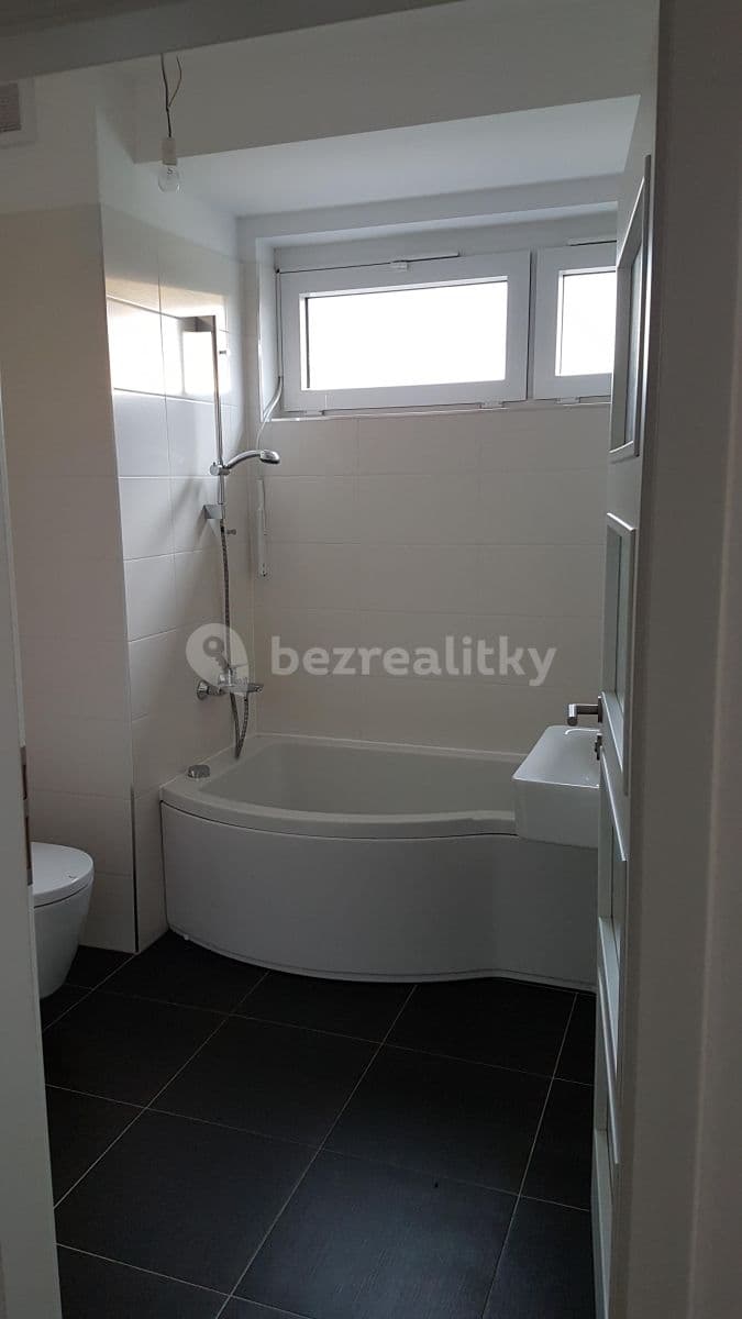 Prenájom bytu 2-izbový 64 m², Makedonská, Praha, Praha Prenájom bytu 2-izbový 64 m², Makedonská, Praha, Praha