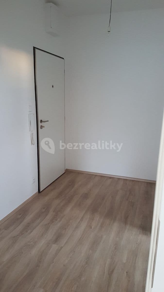 Prenájom bytu 2-izbový 64 m², Makedonská, Praha, Praha