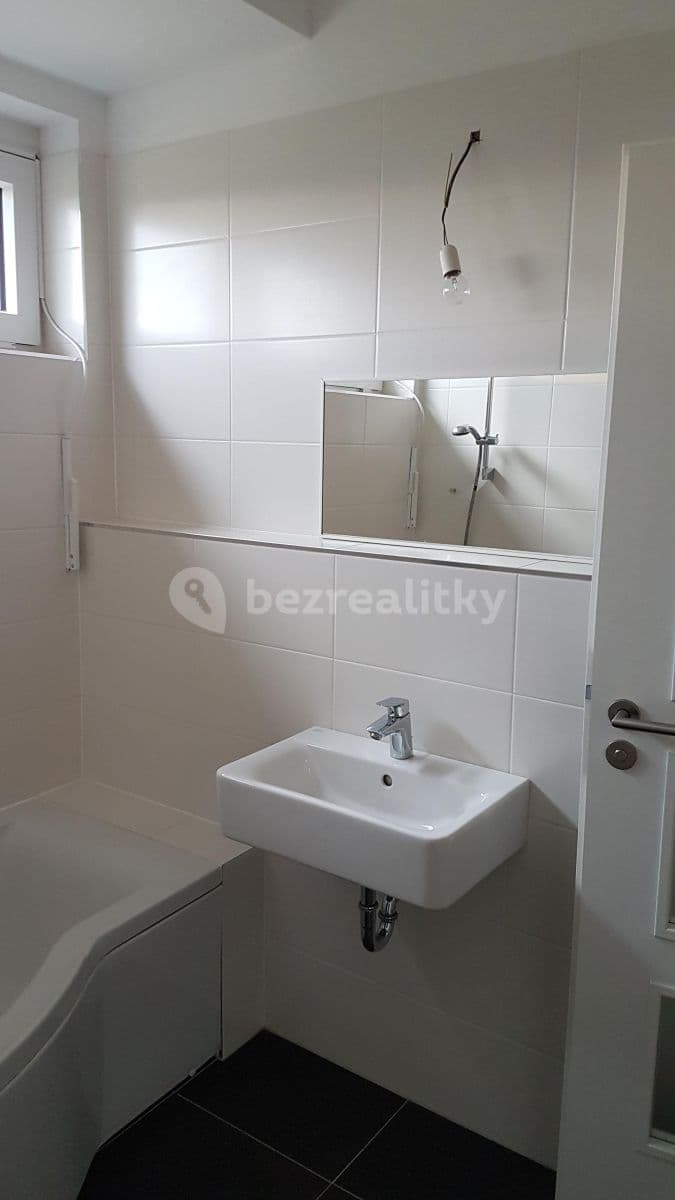 Prenájom bytu 2-izbový 64 m², Makedonská, Praha, Praha Prenájom bytu 2-izbový 64 m², Makedonská, Praha, Praha
