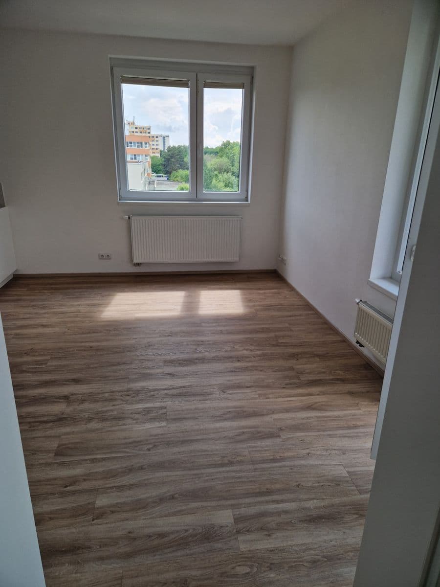 Prenájom bytu 2-izbový 64 m², Makedonská, Praha, Praha Prenájom bytu 2-izbový 64 m², Makedonská, Praha, Praha