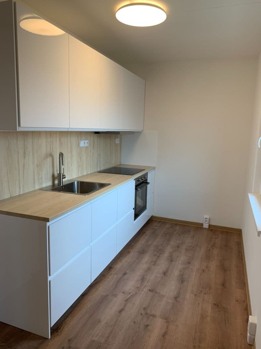 Prenájom bytu 3-izbový 68 m², Nevanova, Praha, Praha Prenájom bytu 3-izbový 68 m², Nevanova, Praha, Praha