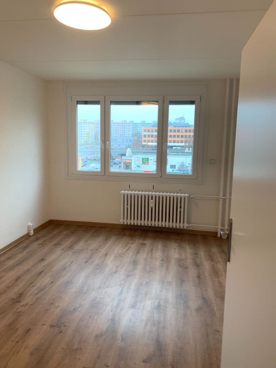 Prenájom bytu 3-izbový 68 m², Nevanova, Praha, Praha Prenájom bytu 3-izbový 68 m², Nevanova, Praha, Praha